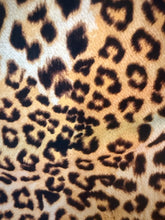 Load image into Gallery viewer, Leopard Print Pencil Skirt