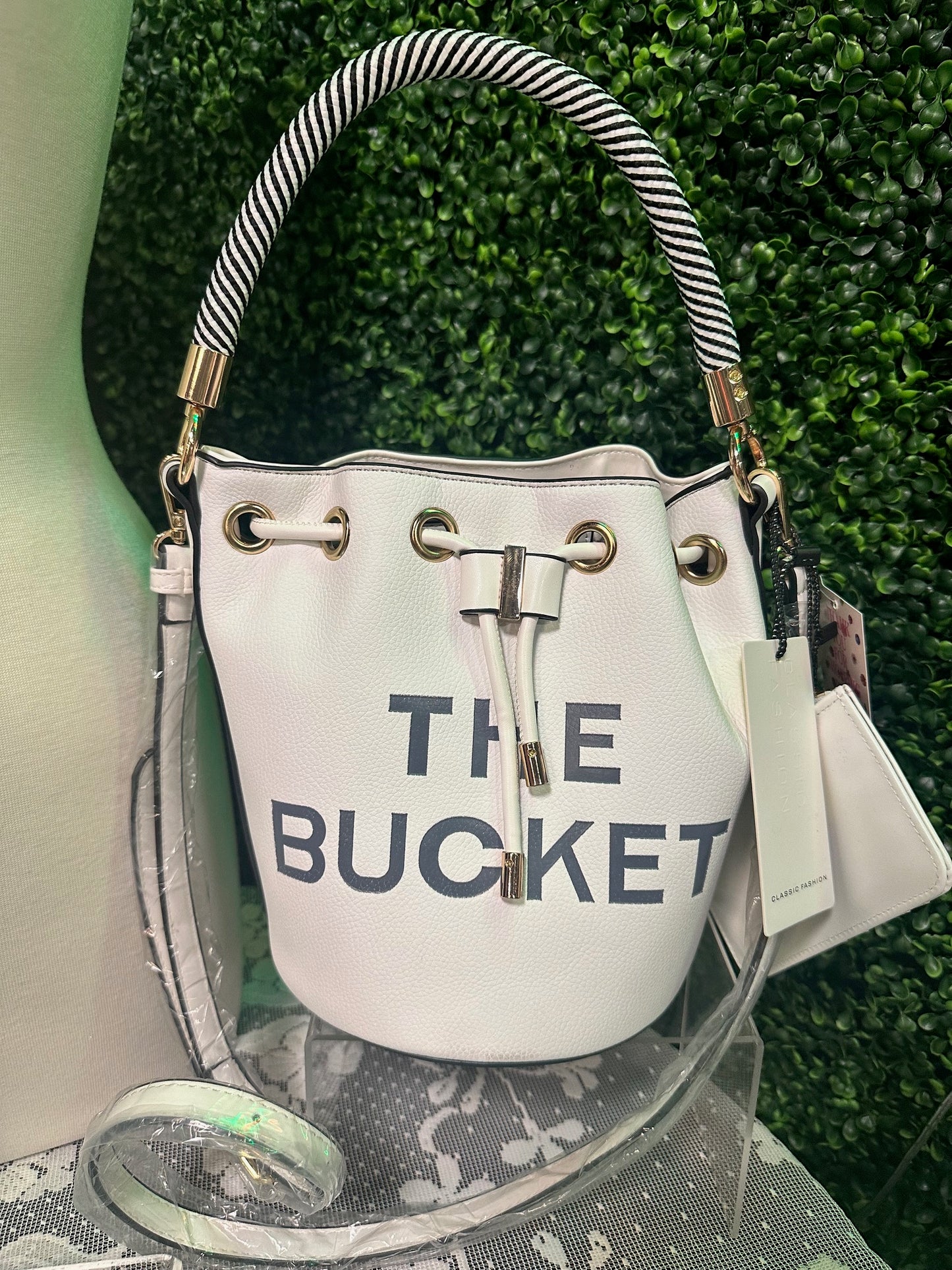 White Bucket Bag "The Tote Bag"