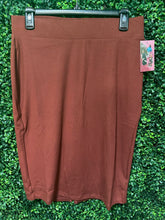 Load image into Gallery viewer, Soft Athletic Pencil Skirt (Multiple Options)