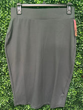 Load image into Gallery viewer, Soft Athletic Pencil Skirt (Multiple Options)