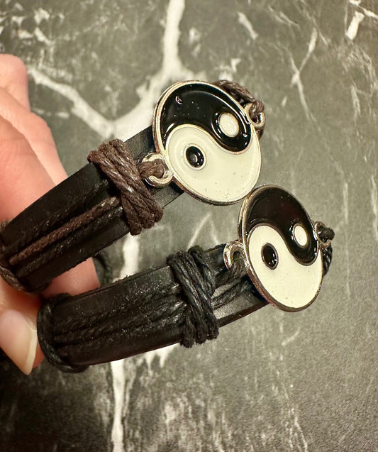 Yin Yang Black/White Leather Bracelet