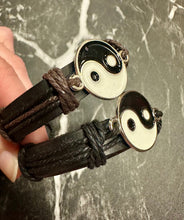 Load image into Gallery viewer, Yin Yang Black/White Leather Bracelet