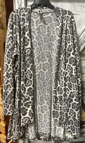 Snowy Leopard Open Cardigan Plus Size