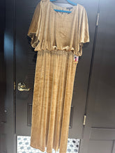 Load image into Gallery viewer, Elegant Velvet Cape Sleeve Dress Plus Size (3 Options)
