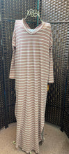 Load image into Gallery viewer, Mauve &amp; White Striped Comfort Maxi Dress