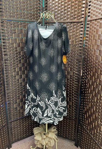 Black & White Peacock Design Comfort Dress
