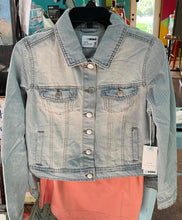 Load image into Gallery viewer, Light Weight Stonewashed Denim Jacket